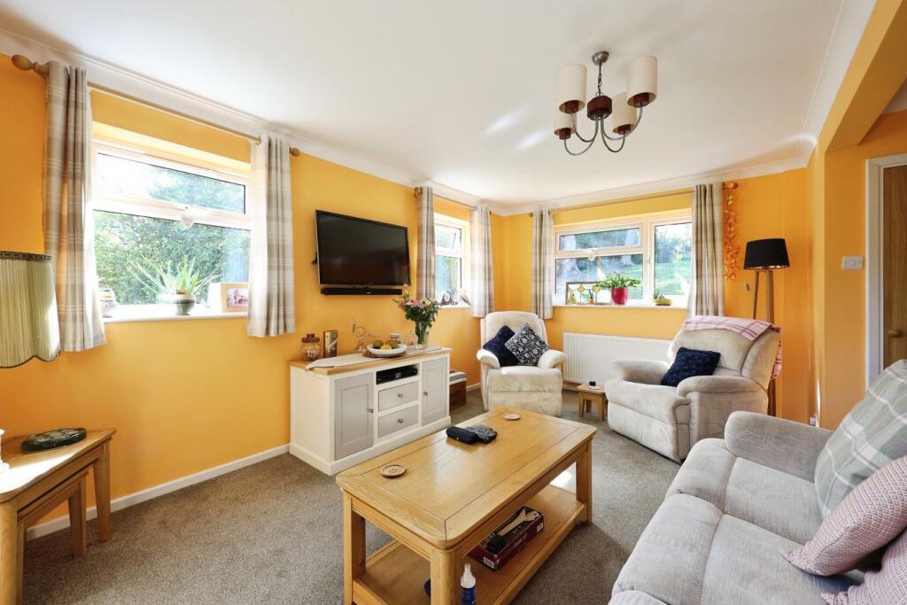 House in Totland, Colwell Bay - View 3