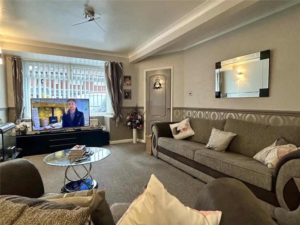 Edgeware Road, Chadderton, Oldham, Greater Manchester, OL9 photo 3