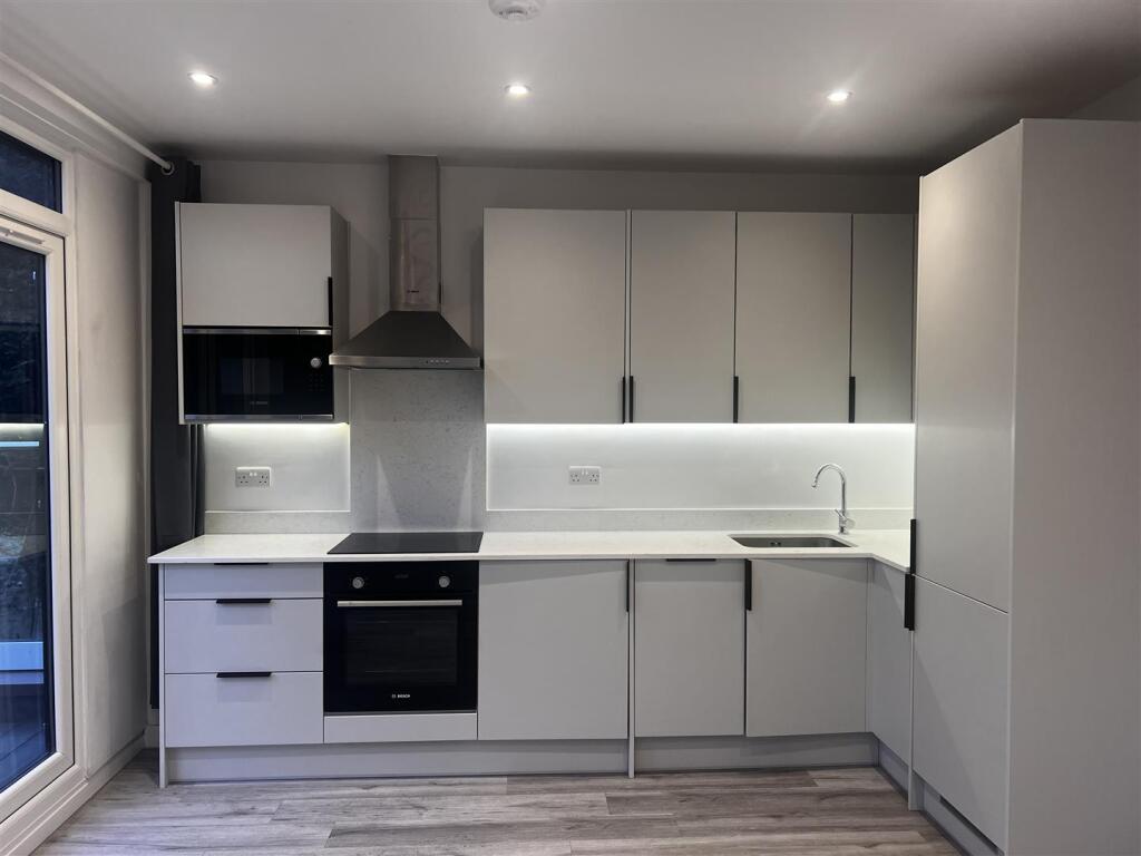 Apartment in London - View 2