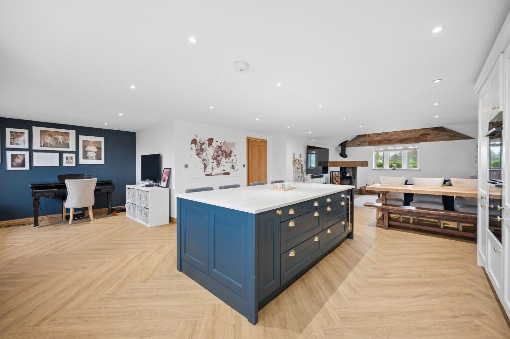 House in Stockport, Greater Manchester - View 4