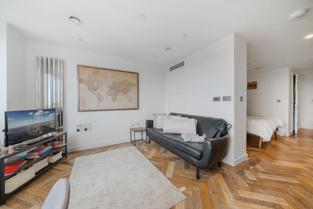 Studio flat for rent