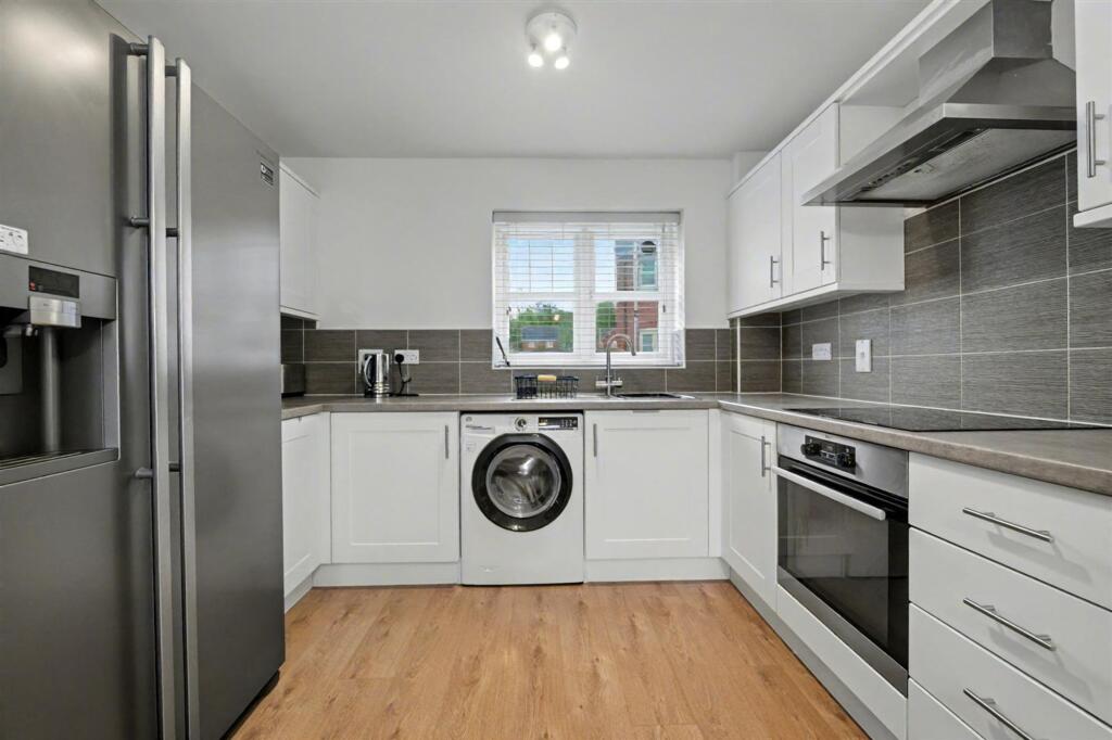 Foxglove Avenue, Thurnby, LE7 photo 4