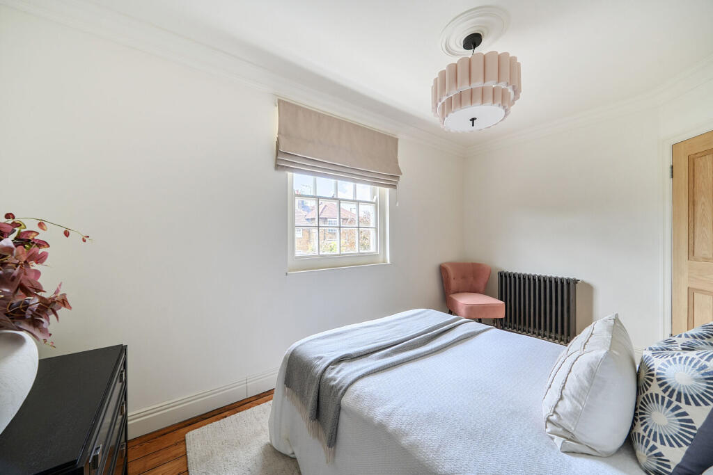 Apartment in London, North Kensington - View 5