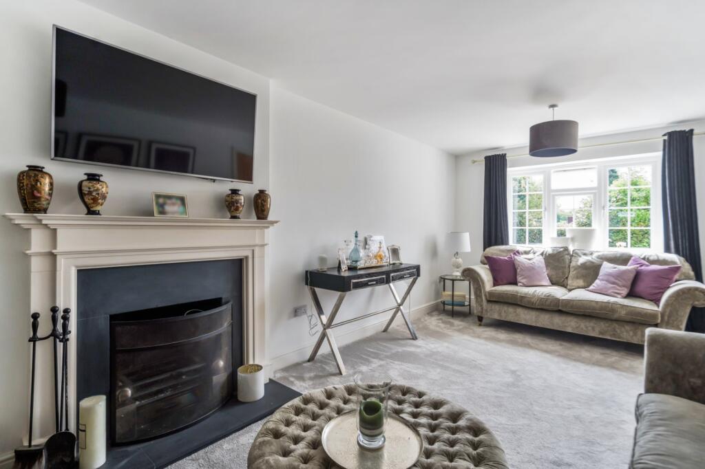 House in Slough, Chalfont St Peter - View 4
