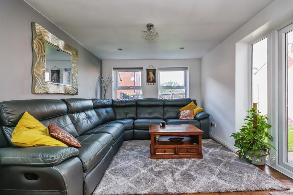 House in Gedling, Bestwood Village - More