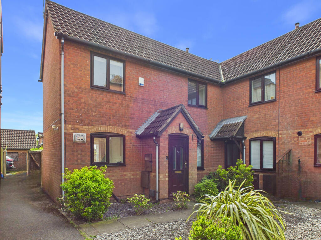 Main image of property: Ivybridge Close, Oakwood