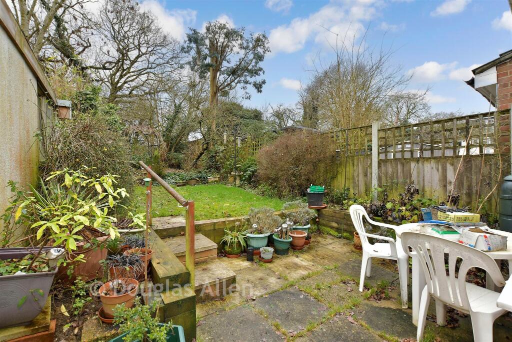 2-bed semi-detached on Beverley Rise, Billericay, Essex, £400,000