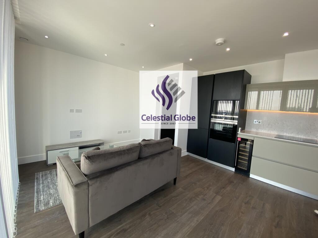 Main image of property: Cassia House, Piazza Walk, London