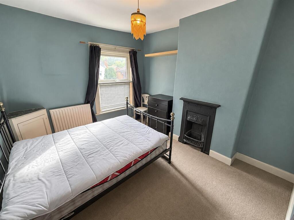 House in Shrewsbury, Oswestry - More