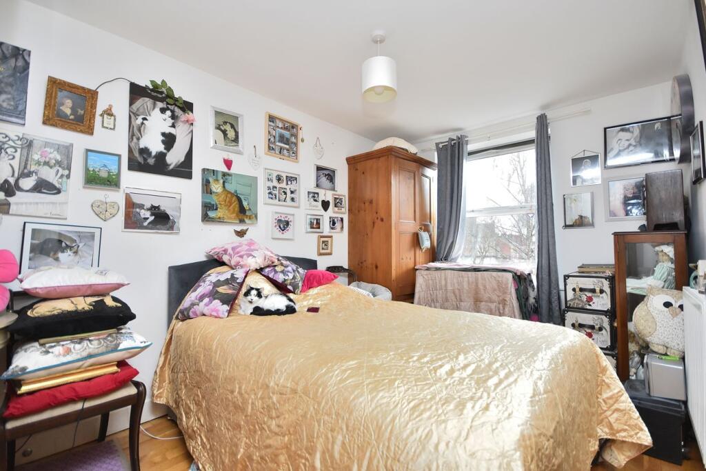Apartment in Northampton - View 5
