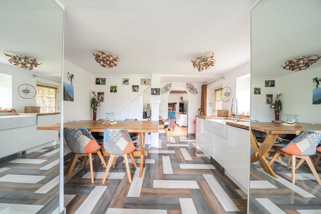 House in Bromham, Sandy Lane, Derry Hill and Studley - View 5