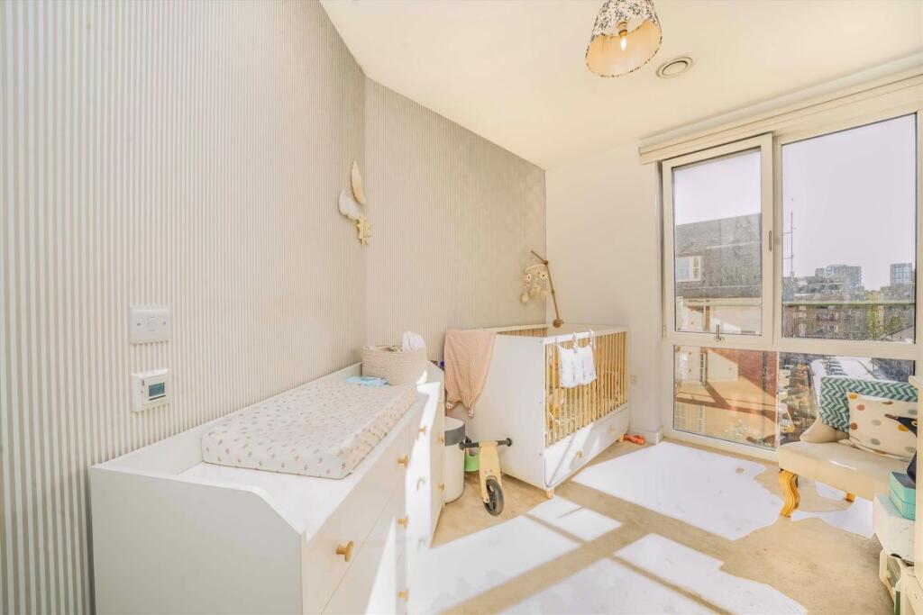 Apartment in London - More