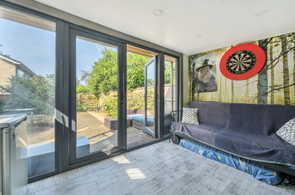 House in Burghfield Common, Burghfield - More