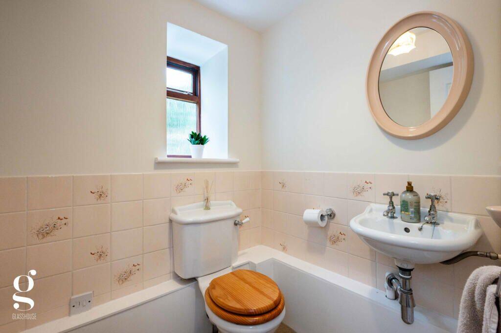 House in Hereford, Herefordshire - View 3