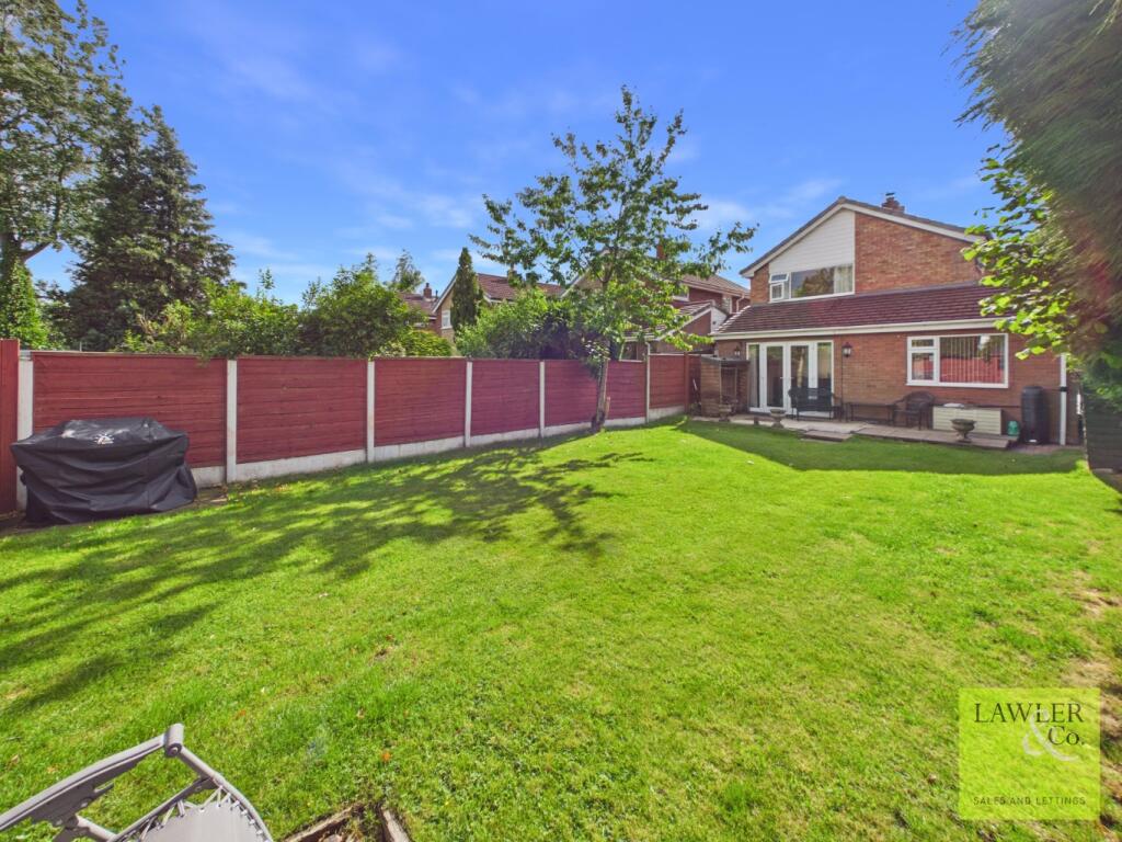 Highfield Road, Hazel Grove, Stockport, Cheshire, SK7 6NS photo 2