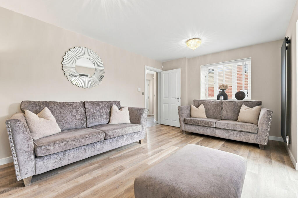 House in Basildon, Essex - More
