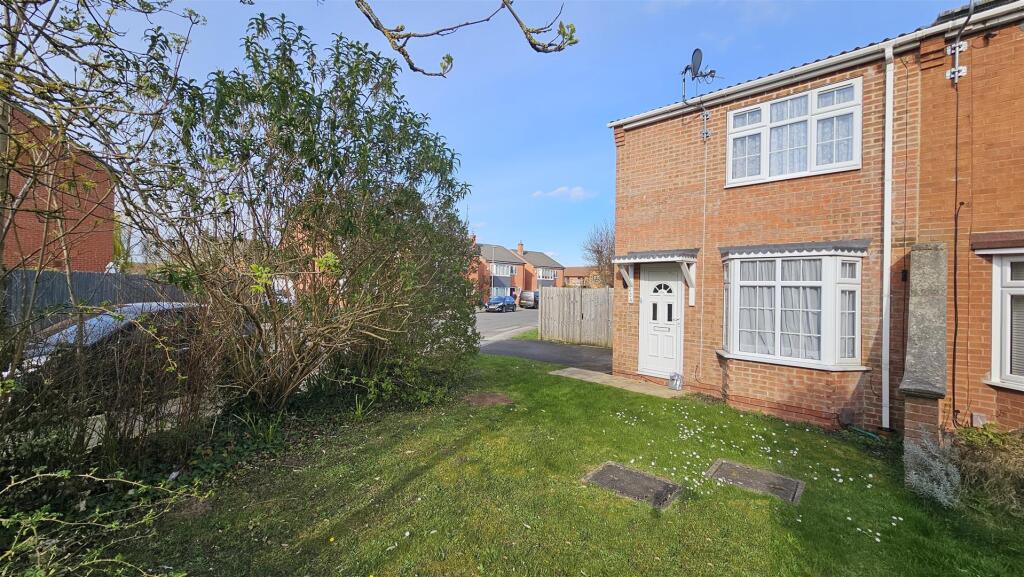 2-bed house on Rockingham Grove, Bingham, £210,000