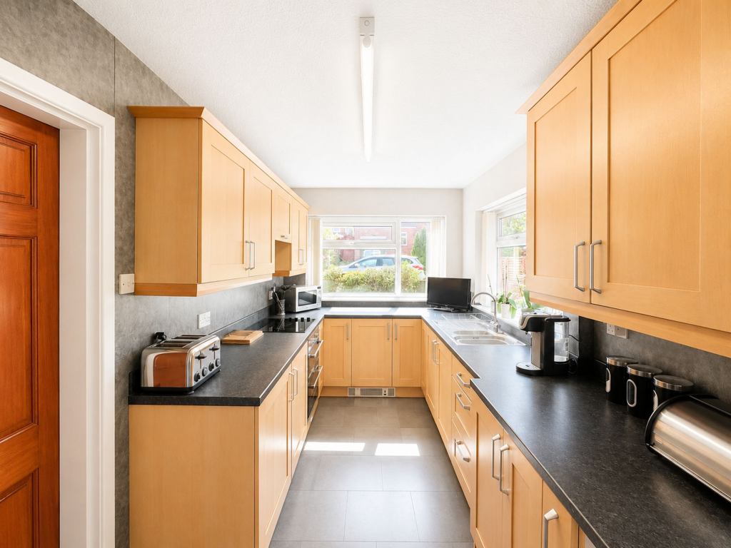 Turncliff Crescent, Marple, SK6 photo 4