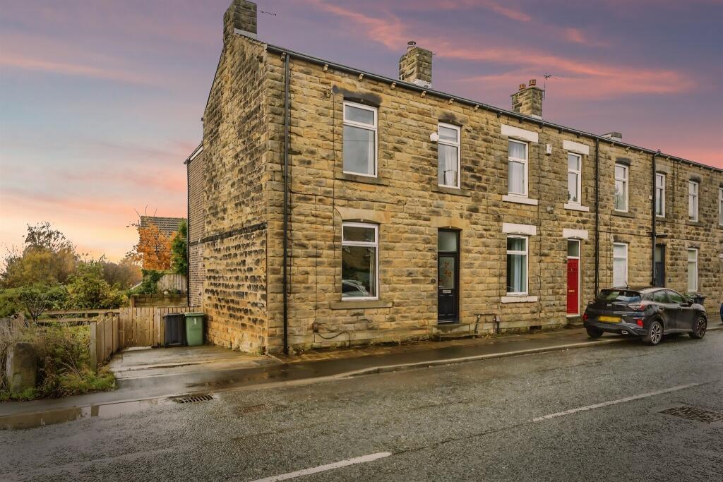 3-bed terraced on Gildersome Lane, Morley, Leeds, £230,000