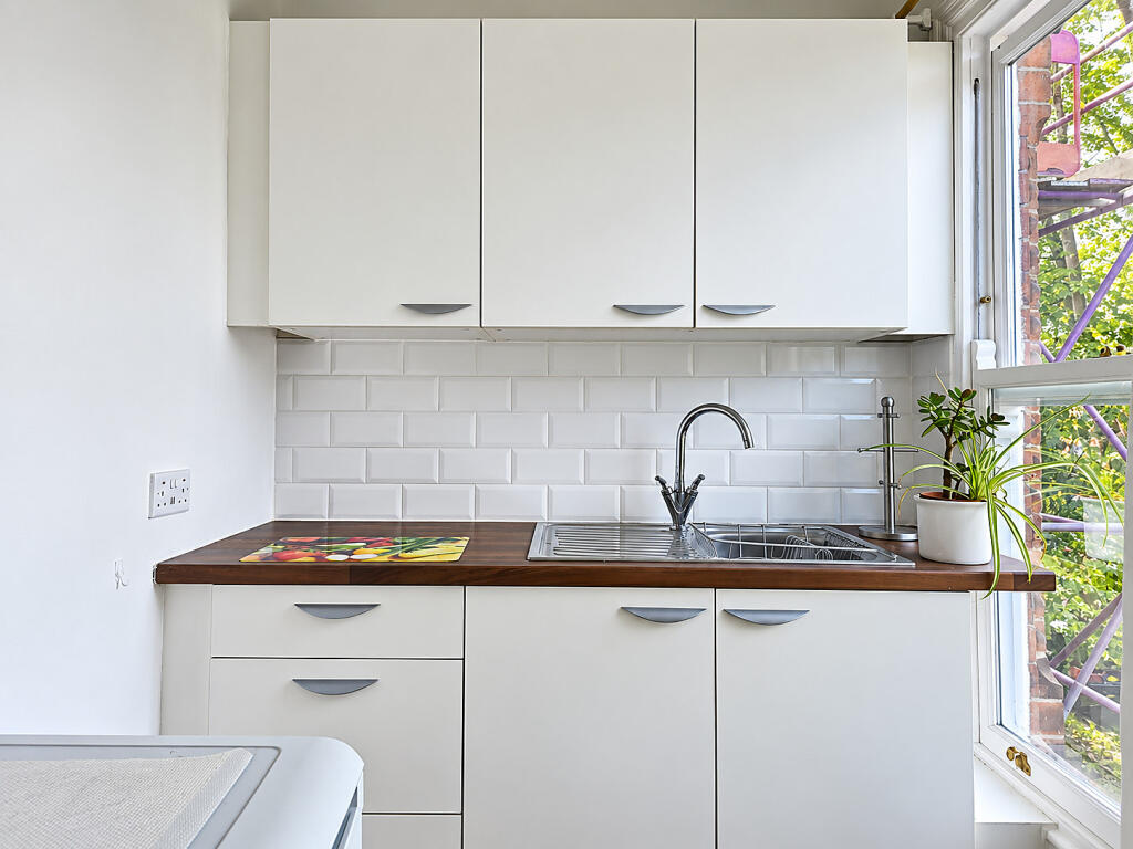 Apartment in Leeds, West Yorkshire - View 4