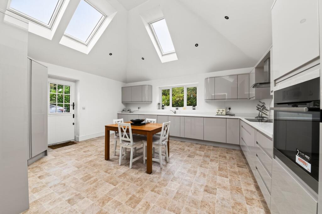 Northfield Lane, Kirkburton, HD8 photo 2