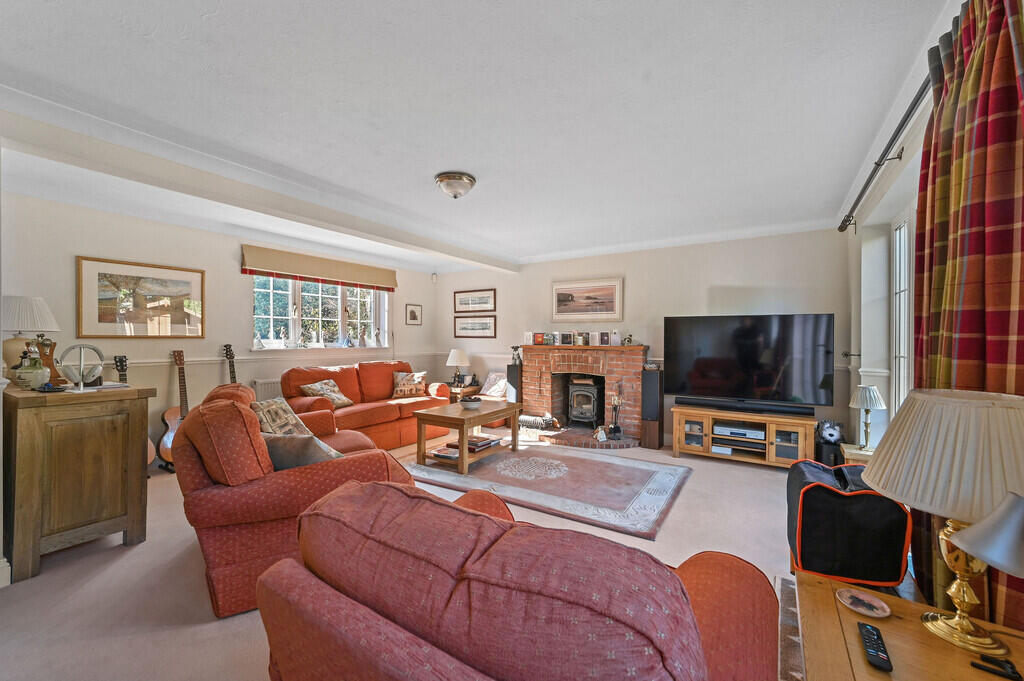 House in Babergh, Leavenheath - More
