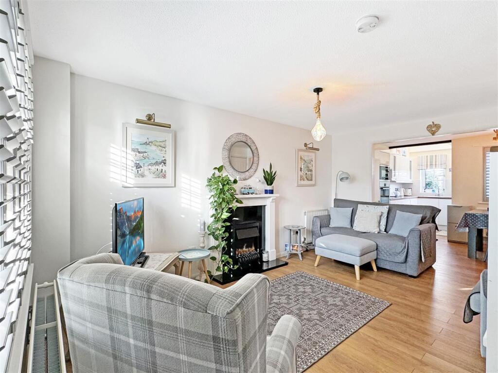 White House Close, Instow, Bideford photo 2