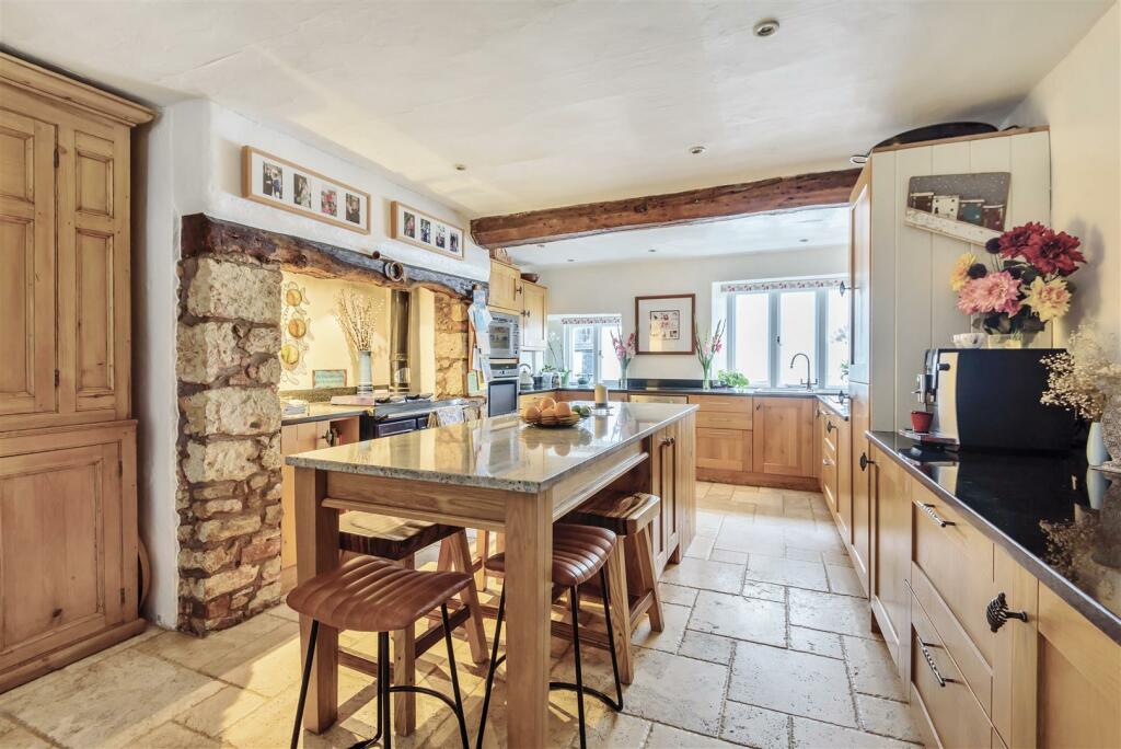 House in Mid Devon, Kentisbeare - More