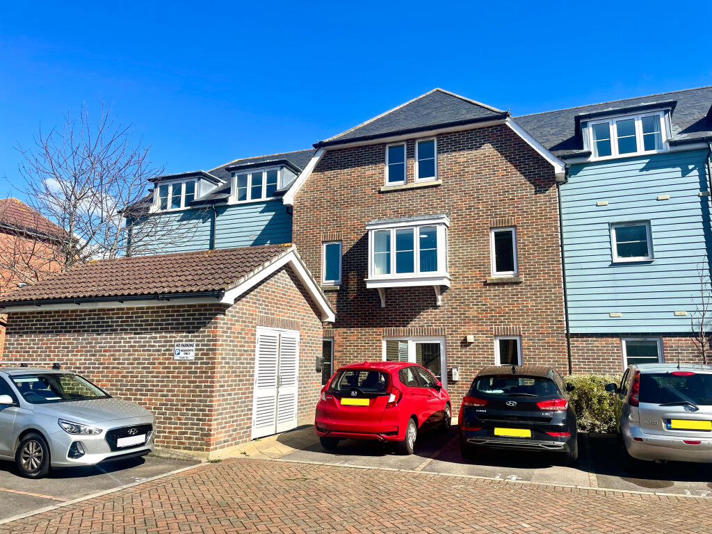Main image of property: Broadacre Place, Fareham, Hampshire, PO14