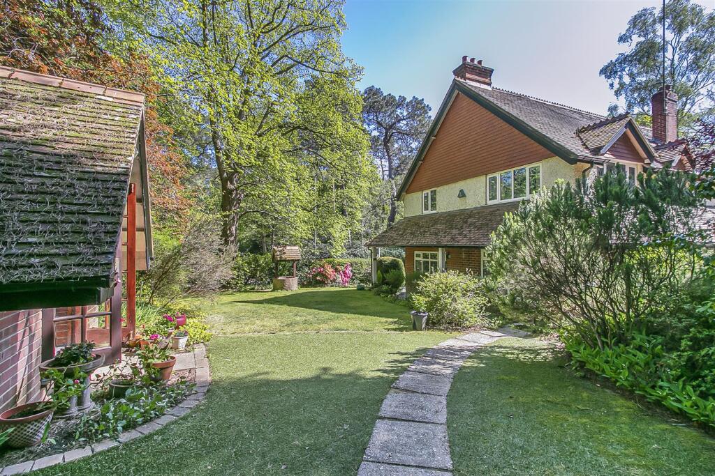 Main image of property: Western Road, Branksome Park