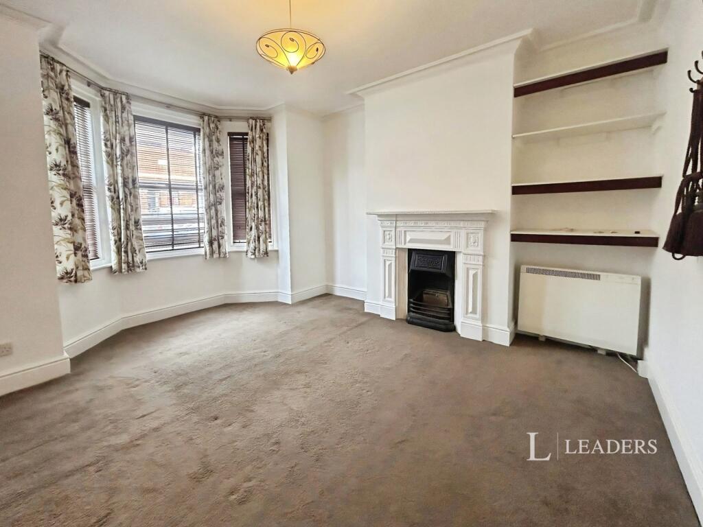 Apartment in Southampton - View 4