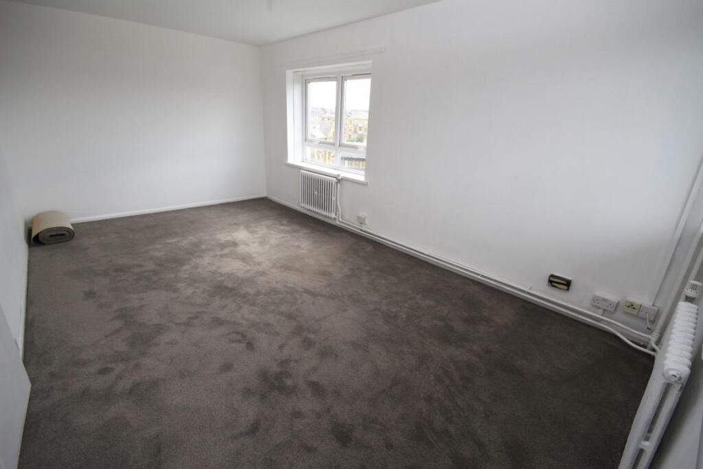 Apartment in Bradford, Wapping, Barkerend - View 4
