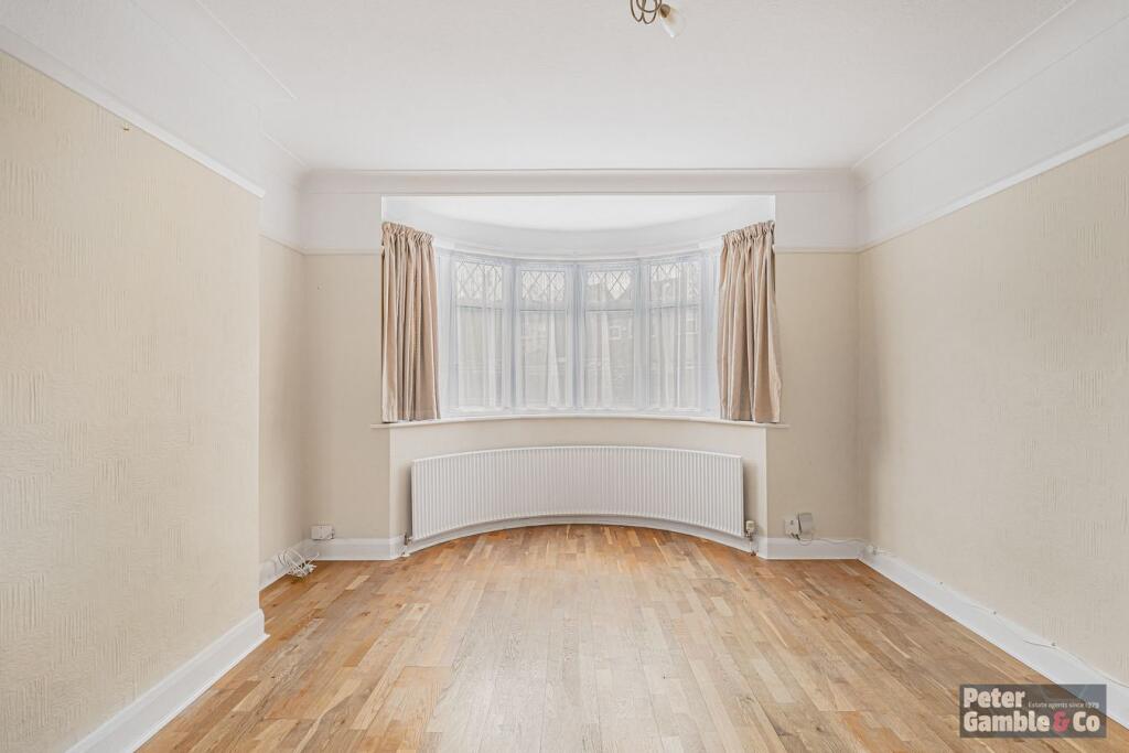 Greenway Gardens, Greenford, UB6 photo 3