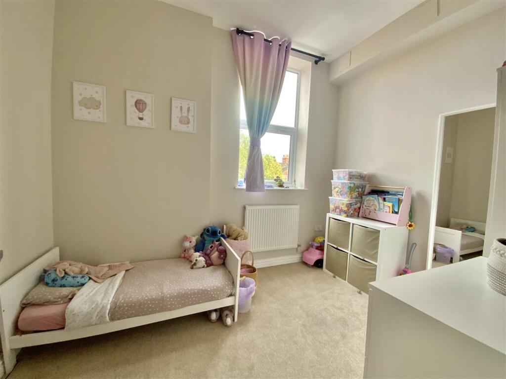 Apartment in Milton Keynes - View 4