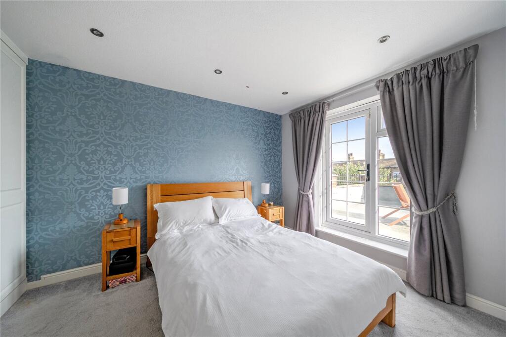 House in Leeds - View 4