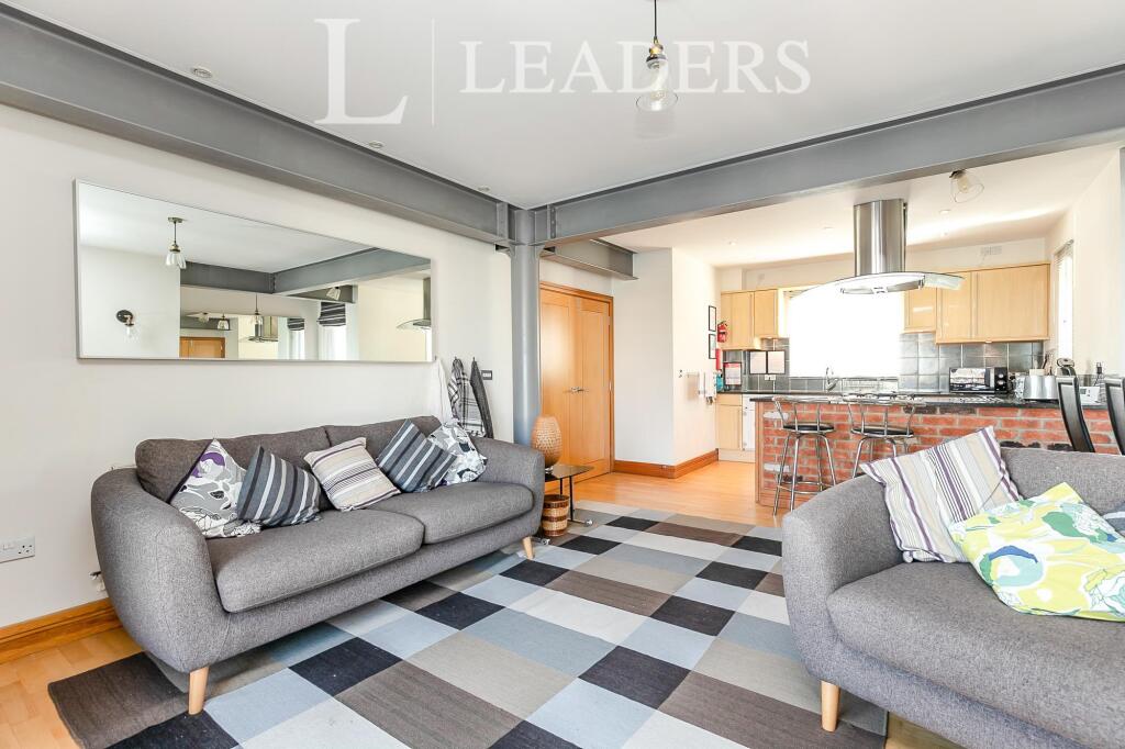 Apartment in Eastbourne, Phoenix Drive, Sovereign Harbour - View 3
