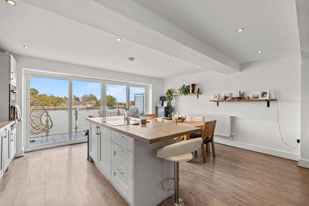 Main image of property: Glen Road, West Cross, Swansea, SA3