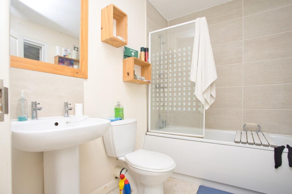 Apartment in Canterbury - View 5