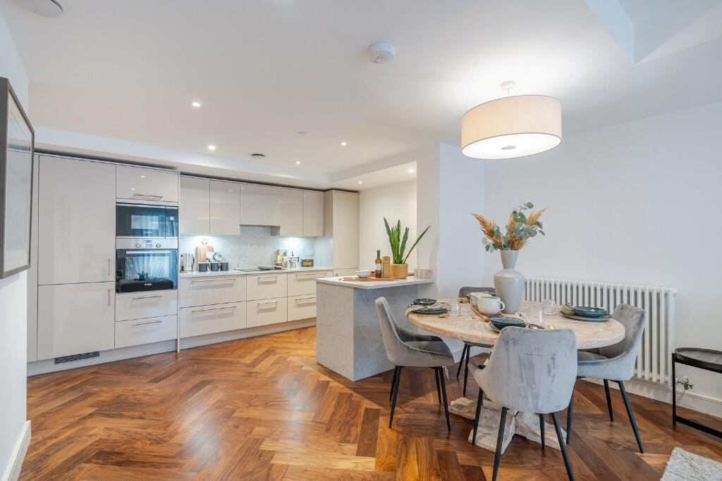 3 Bayshill Road, Cheltenham, Gloucestershire, GL50 photo 2