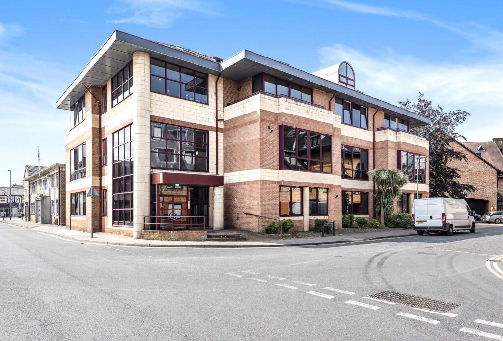 Apartment in Redhill - View 2