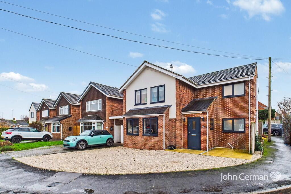 4-bed detached on Alderbrook Close, Rolleston-on-Dove, £400,000