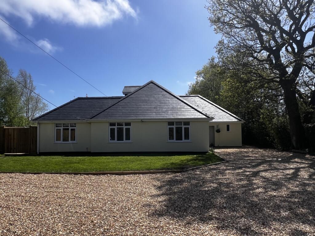 Main image of property: Silver Street, Hordle, Lymington, SO41 0FN
