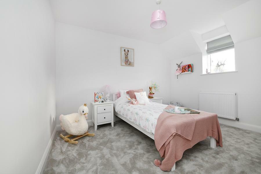 House in Basildon, Ramsden Crays - View 4