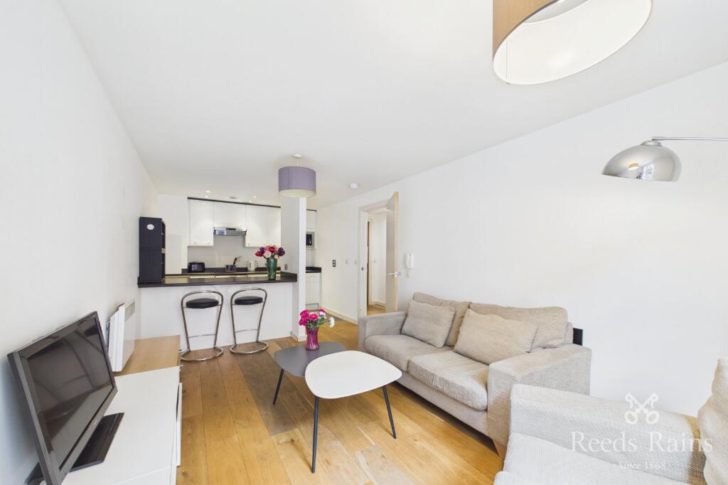 Apartment in Manchester, First Street, City Centre - View 4