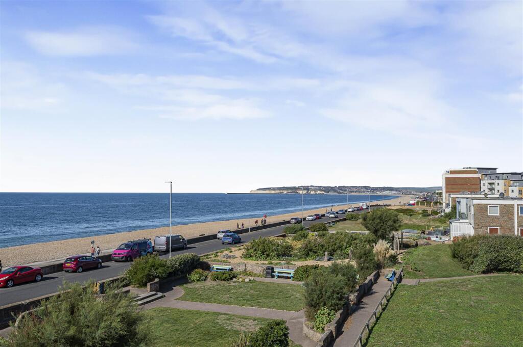 Esplanade, Seaford photo 4