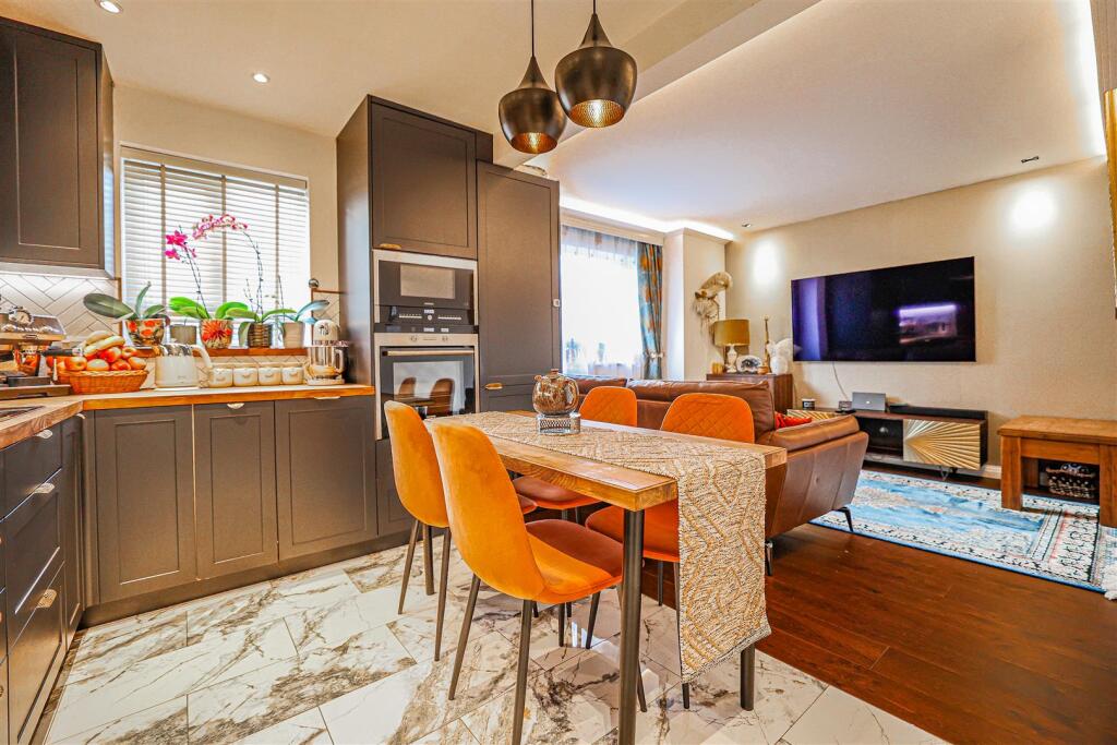 Apartment in Hemel Hempstead - View 4
