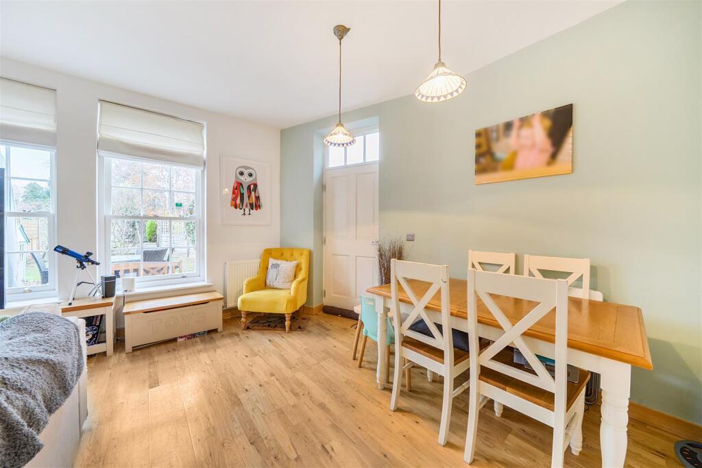 House in London, Carshalton-on-the-Hill - View 4