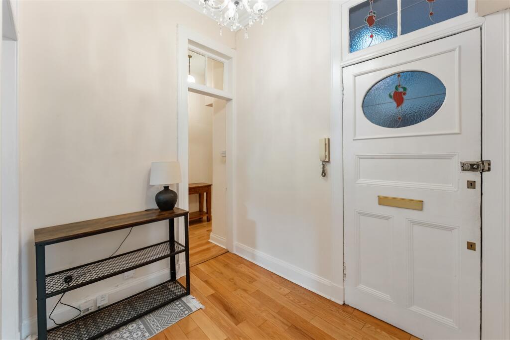 Apartment in Glasgow - More