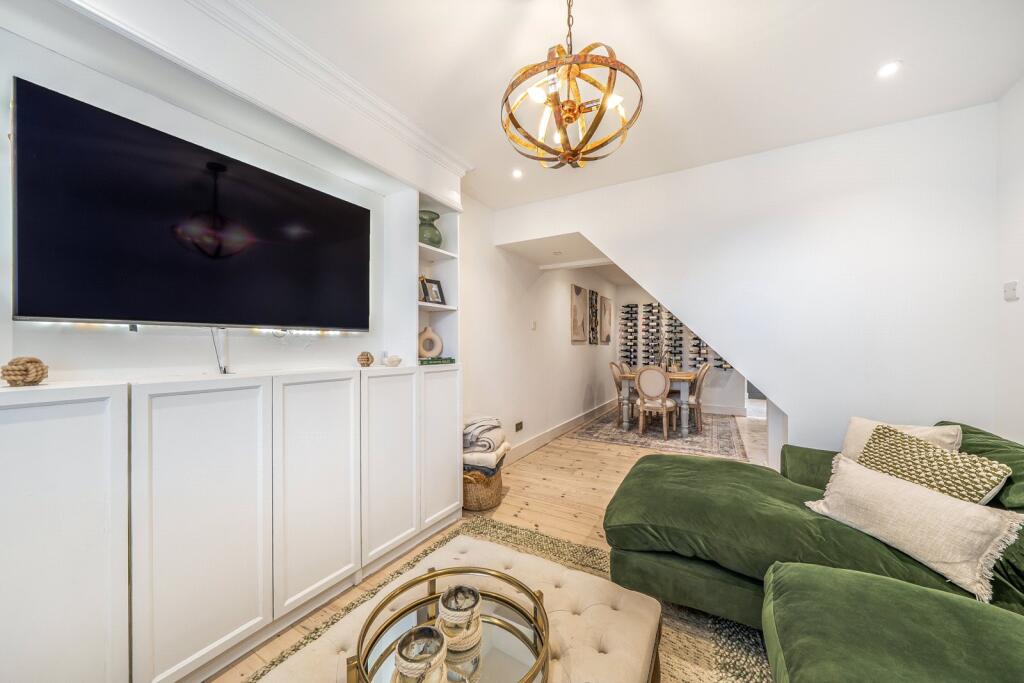 House in Woking, Surrey - View 4