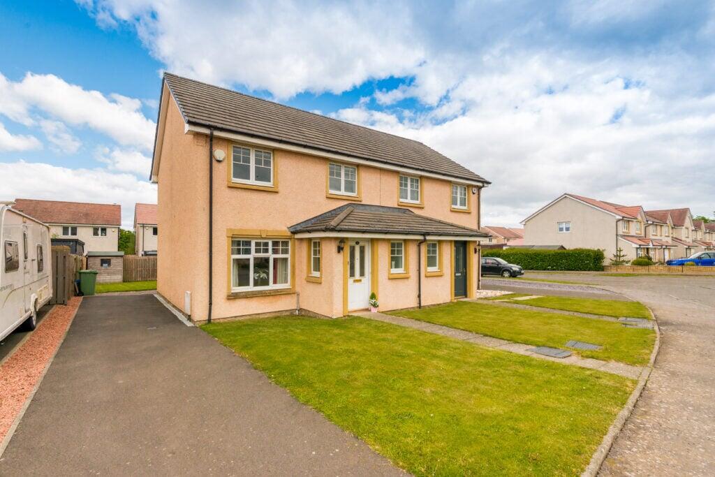 Main image of property: 31 CHESTERHALL AVENUE, MACMERRY EH33 1QJ